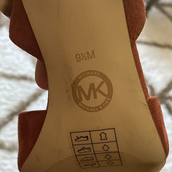 Micheal Micheal Kors Sangria Red Suede Peep Toe Heel Sandals - Picture 7 of 8